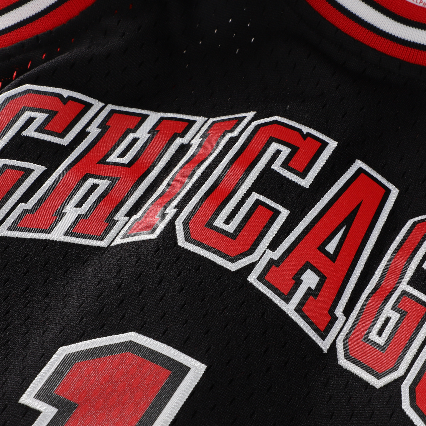 Youth Chicago Bulls Derrick Rose Mitchell & Ness Black 2010/11 Hardwood Classics Swingman Jersey
